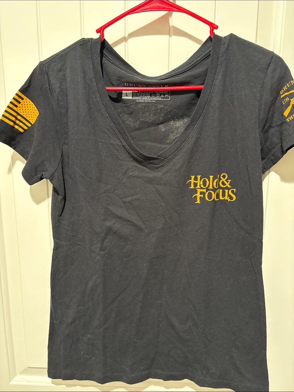 Grunt Style Women's Charcoal V-Neck Tee with Yellow 'Hold & Focus' Graphic